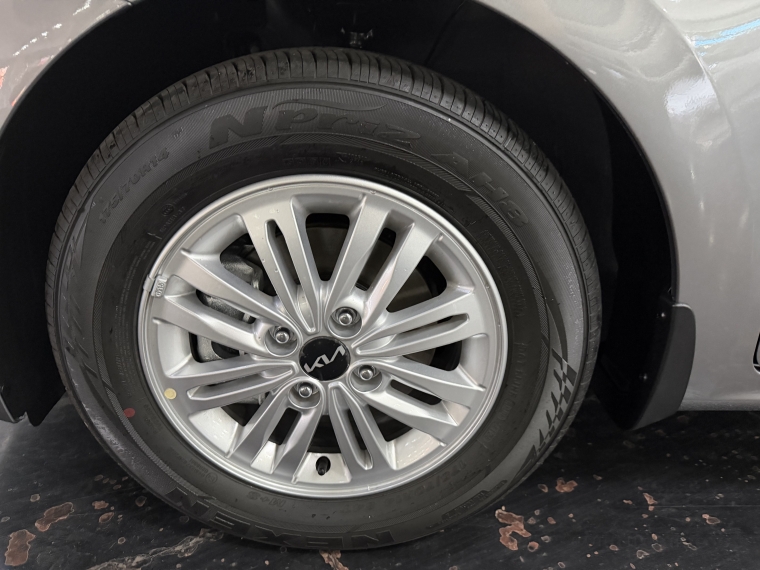 Kia Soluto Ex 1.4l 5mt Full 2026  Usado en Grass & Arueste