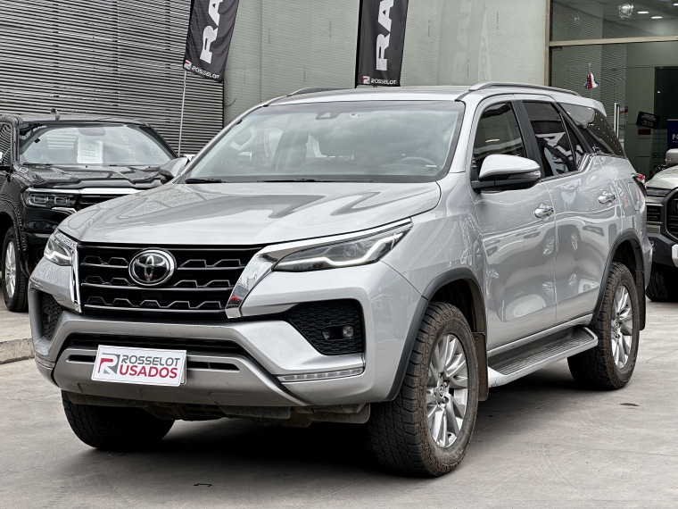 Rosselot División Usados TOYOTA FORTUNER FORTUNER 4X4 5P 2.8 AUT 2022 TOYOTA FORTUNER FORTUNER 4X4 5P 2.8 AUT 2022