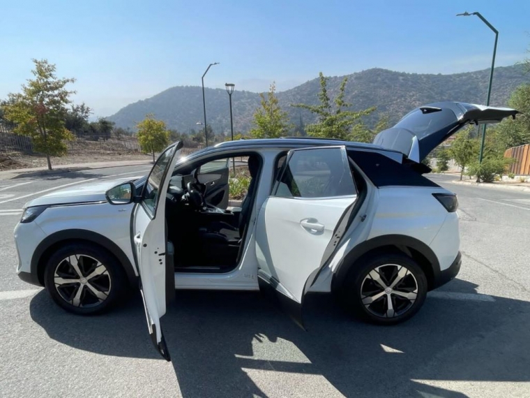 Peugeot 3008 Puretech Gt 180 Eat8 1.6 Aut 2022  Usado en Automarket Chile