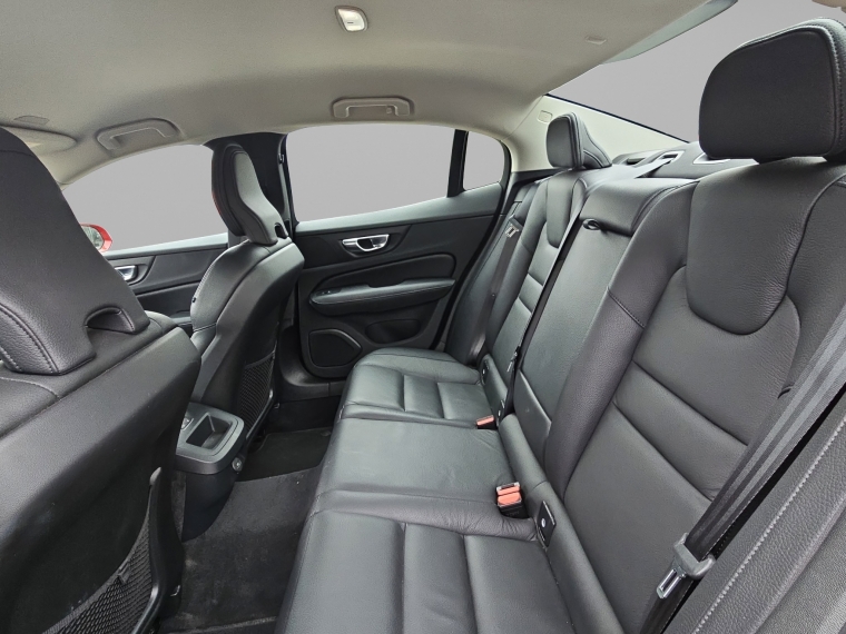 Volvo S60 B4 2023 Usado Usado en BMW Premium Selection Volvo S60 B4 2023 Usado Usado en BMW Premium Selection