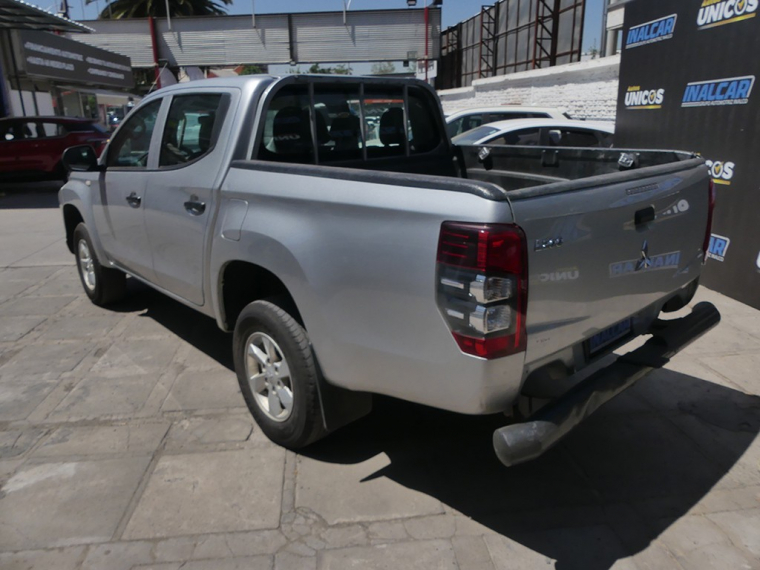 Mitsubishi L200 Work Cr 2.4 4x2 2022 Usado  Usado en Webautos.cl