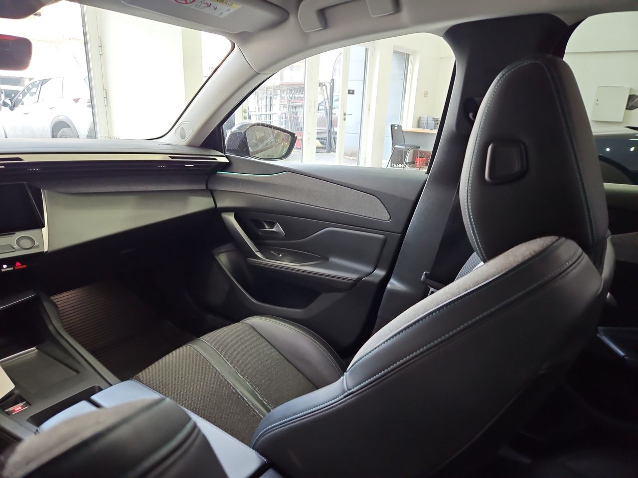 Peugeot 308 308 Allure Bluehdi 1.5 Aut 2023 Usado en Usados de Primera - Sergio Escobar