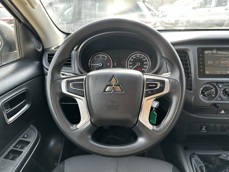 Mitsubishi L200 L200 D/c 2.4 Work Cr 4x2 Wf Doble Airbag Cc Mn 2023 Usado en Rosselot Usados