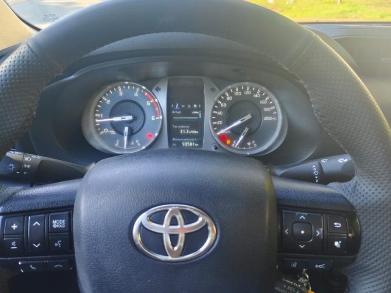 Toyota Hilux Dx 4x4 2.4 2022  Usado en GT Autos