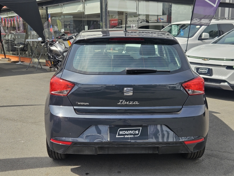 SEAT Ibiza — foto 5 de 20