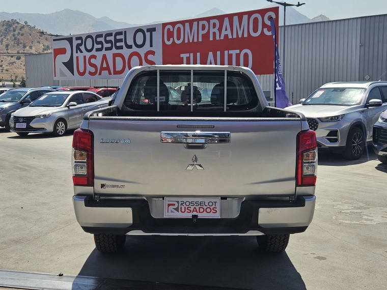 Mitsubishi L200 L200 D/c 2.4 Katana Crt 4x4 Special Pack 2023 Usado en Rosselot Usados