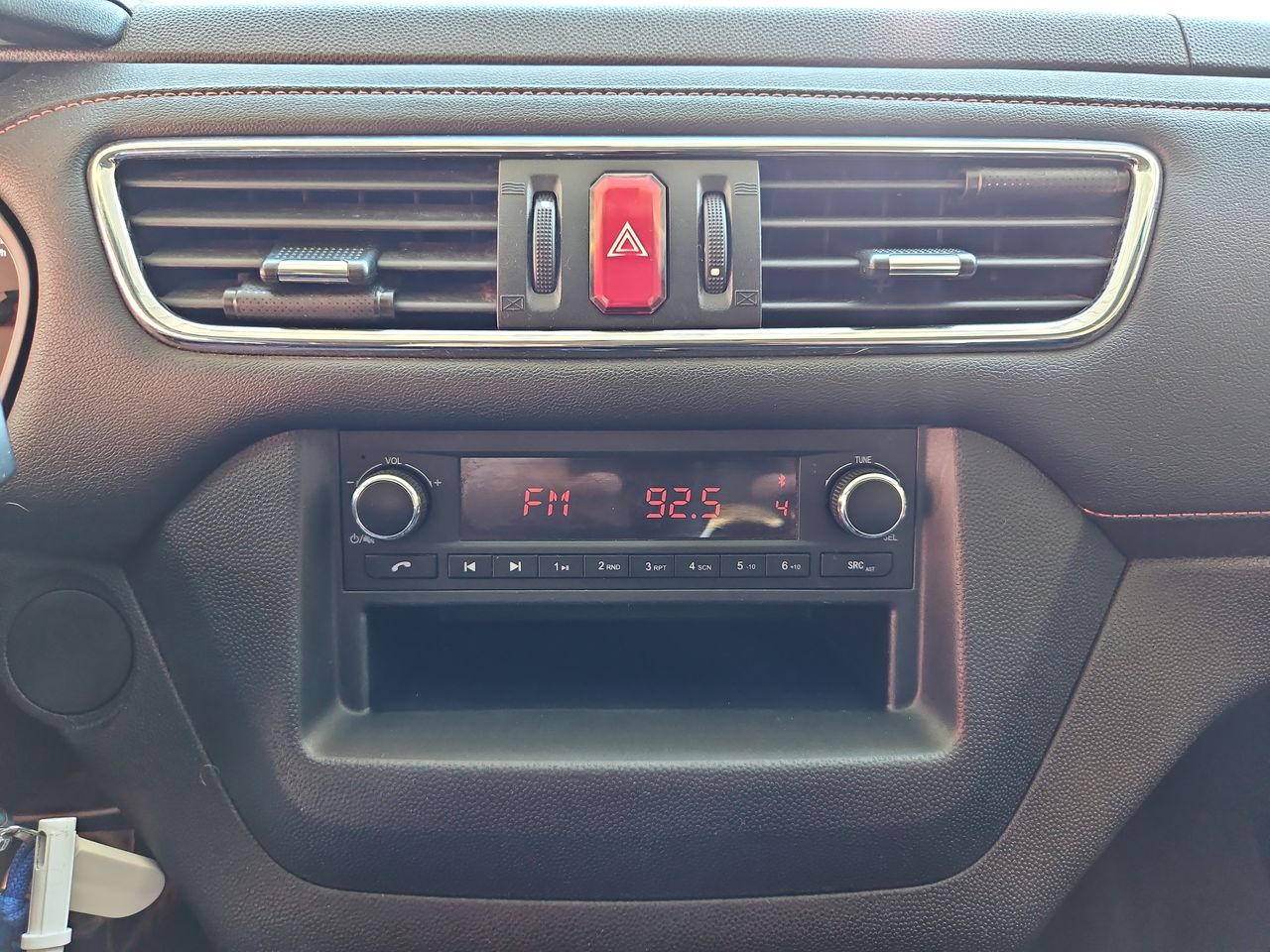 Jac Js2 Js2 Hatchback 1.5 2023 Usado Usado en Webautos.cl Jac Js2 Js2 Hatchback 1.5 2023 Usado Usado en Webautos.cl