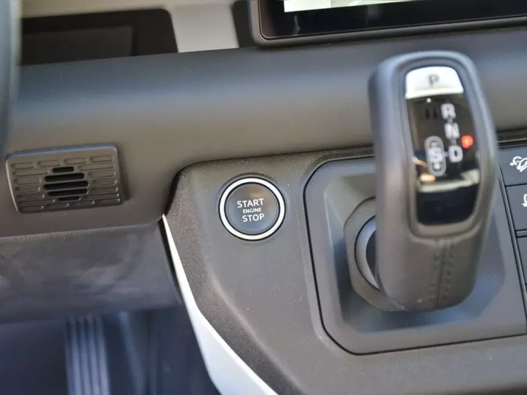 Land rover Defender 110 X-dynamic S 2024 Usado Usado en Webautos.cl Land rover Defender 110 X-dynamic S 2024 Usado Usado en Webautos.cl