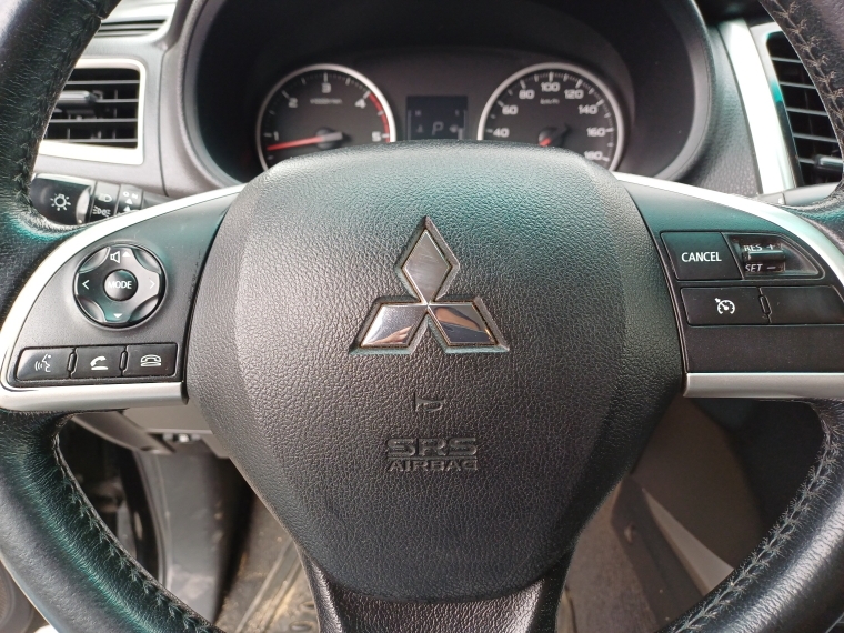 Mitsubishi L200 L200 D/c Dakar Crs Aut 2.4 4x4 2017 Usado en Rosselot Usados