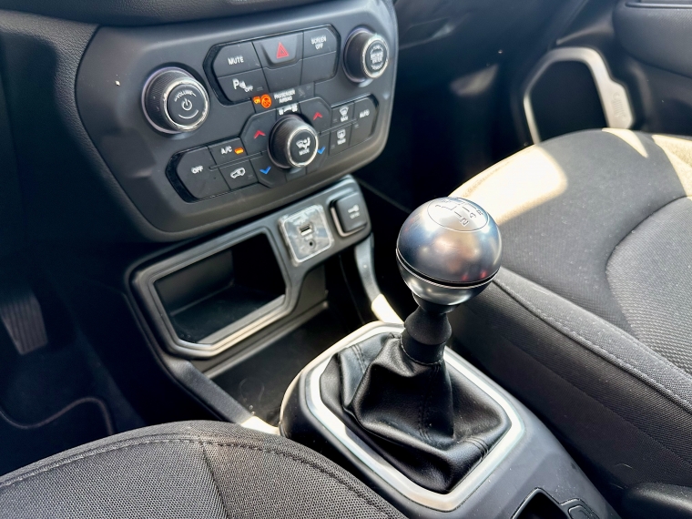 Jeep Avenger Renegade Sport Lx 4x2 Mt 1.8 2023 Usado en Rosselot Usados