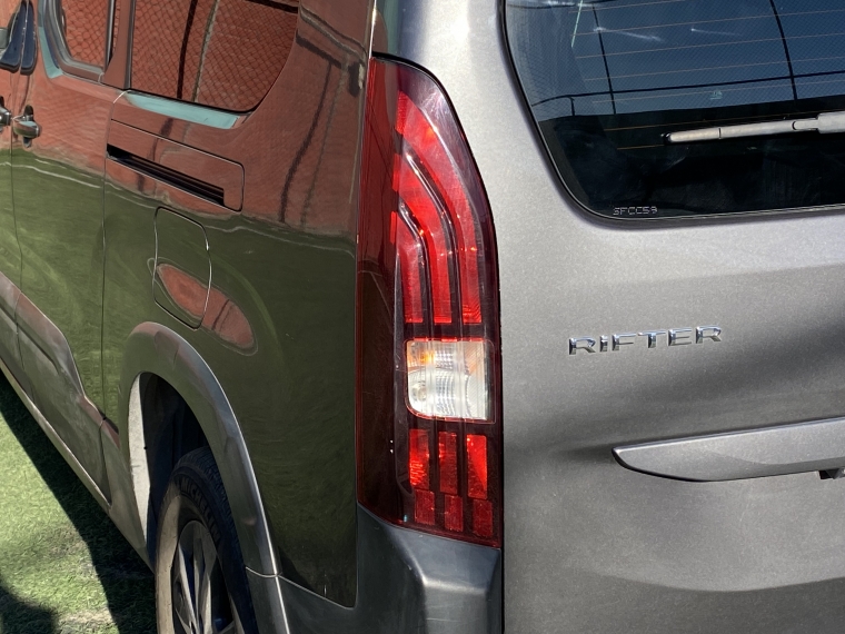 Peugeot Rifter Rifter Bluehdi 130 1.5 At 2022 Usado en Rosselot Usados
