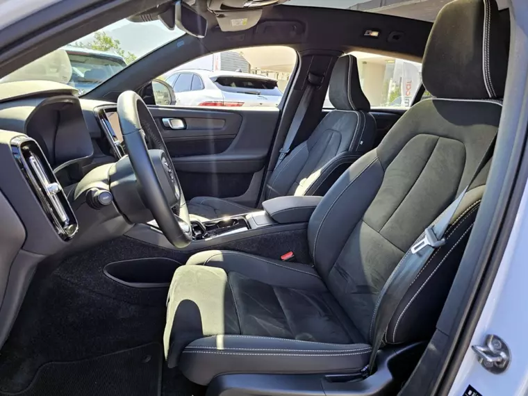 Volvo Ec40 P6 Recharge 2025 Usado Usado en Webautos.cl Volvo Ec40 P6 Recharge 2025 Usado Usado en Webautos.cl