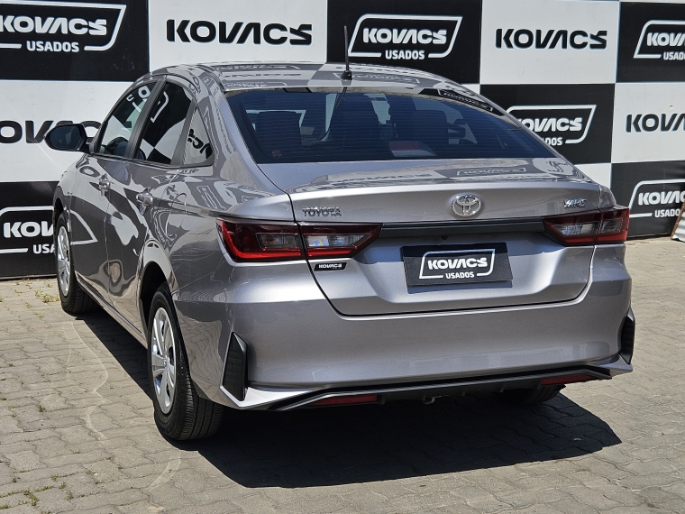 Toyota Yaris 1.5 E Sedan Mt 2023 Usado  Usado en Kovacs Usados