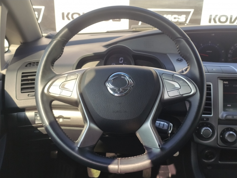 Ssangyong Stavic 2.0 Rd 301 Std Mt Diesel 2019 Usado  Usado en Kovacs Usados