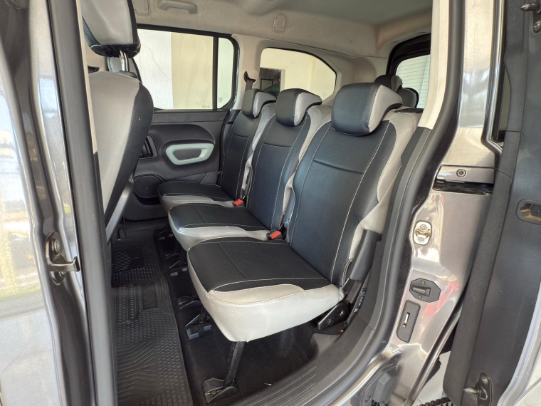 Citroen Berlingo Multispace De Pasajeros Xl 1.5 Aut 2021 Usado en Automotriz Olea Flaño