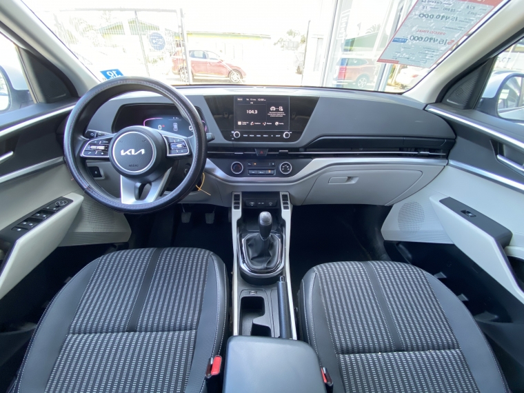 Kia Carens Carens Lx 1.5 2023 Usado en Rosselot Usados