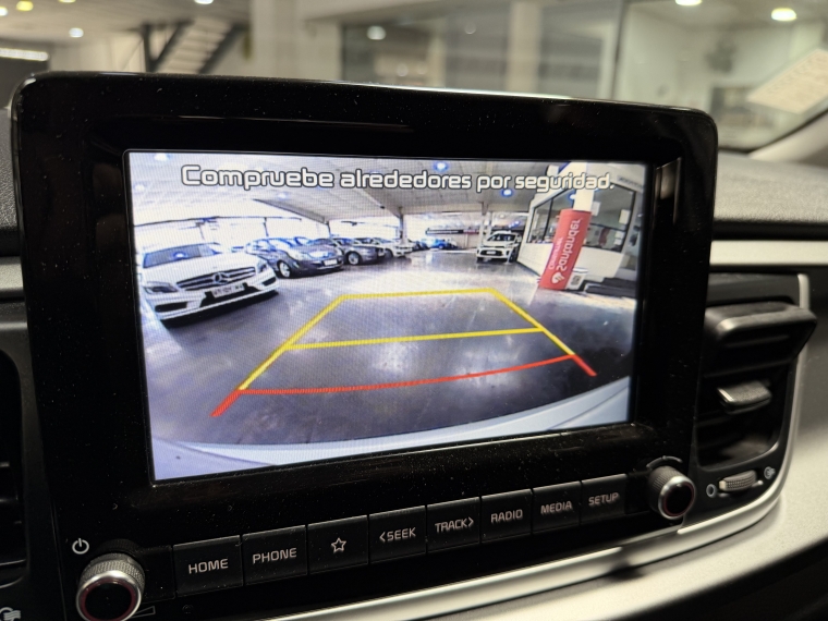 Kia Rio 5 Ex 1.4l 6mt Ac Abs 2023  Usado en Grass & Arueste