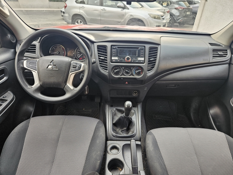 Mitsubishi L200 L200 D/c 2.4 Katana Cr 4x2 Mt Special Pack 2021 Usado en Rosselot Usados