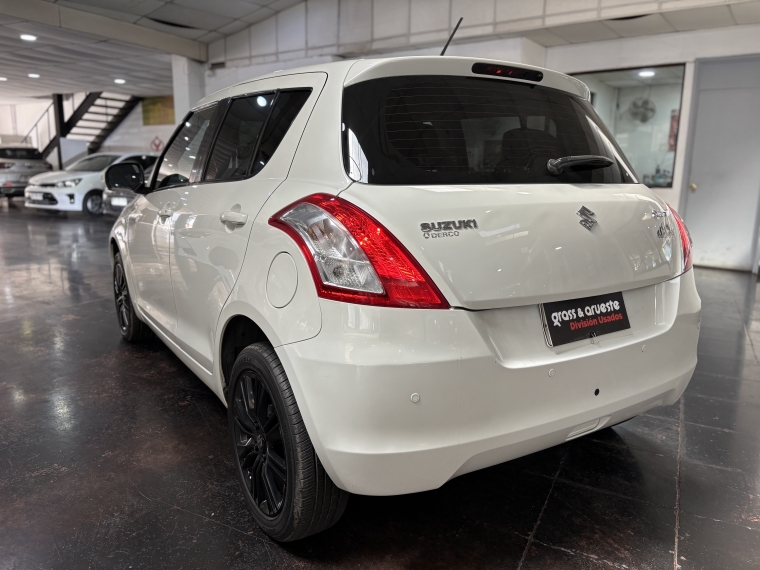 Suzuki Swift Gl 1.2l 5mt Ac 2018  Usado en Grass & Arueste