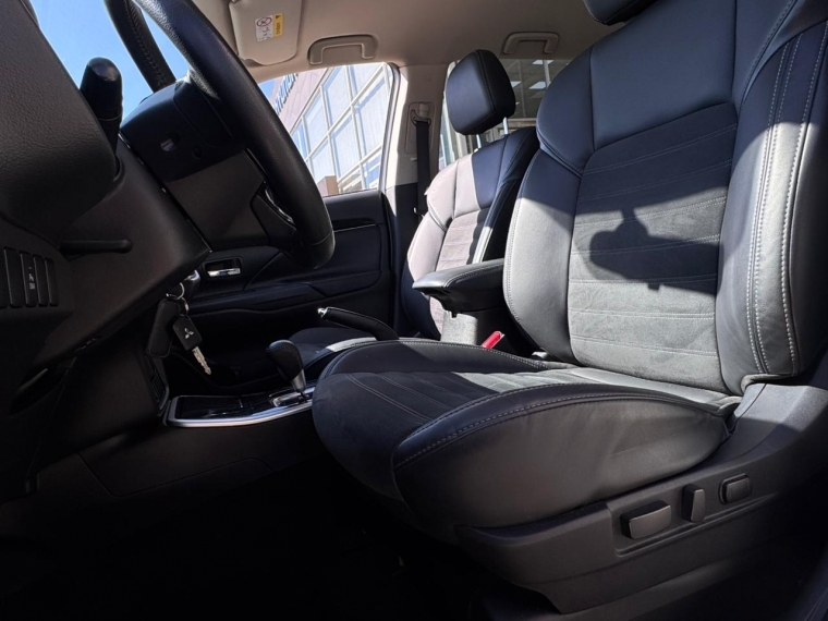 Mitsubishi Outlander 2.0 Glx At 4x2 2023 Usado  Usado en Webautos.cl