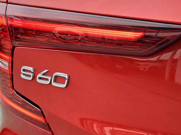 Volvo S60 B4 2023 Usado Usado en BMW Premium Selection Volvo S60 B4 2023 Usado Usado en BMW Premium Selection