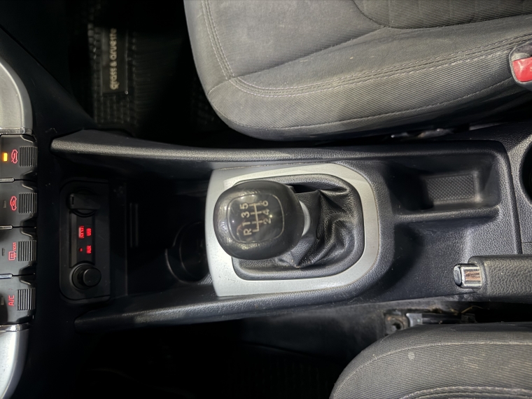 Kia Rio 5 Ex 1.4l 6mt Ac Full 2016  Usado en Grass & Arueste