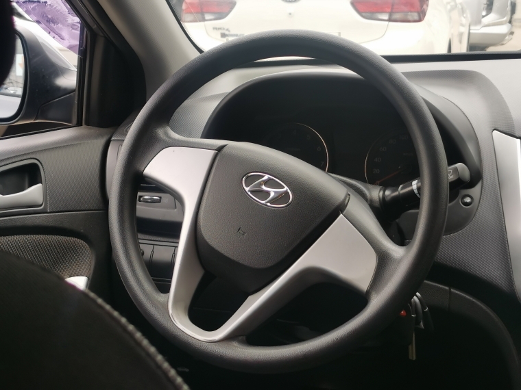 Hyundai Accent Accent Rb 1.4 Gl Av 2015 Usado en Rosselot Usados