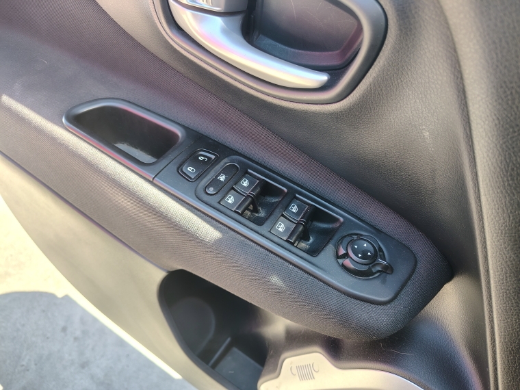 Jeep Renegade Renegade Sport Lx 4x2 Mt 1.8 2023 Usado en Rosselot Usados