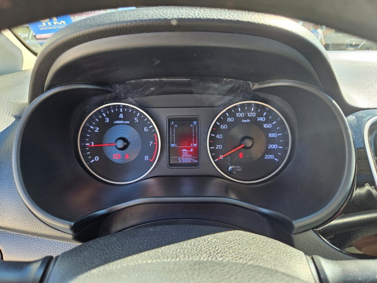KIA Soluto — foto 13 de 16