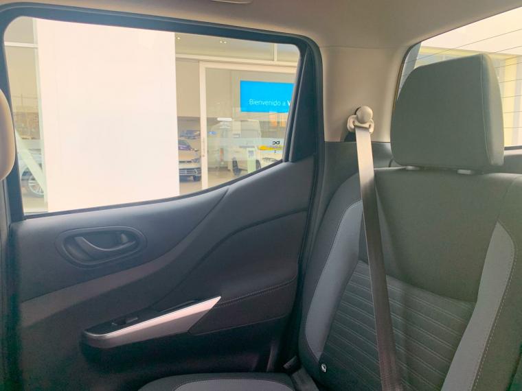 Nissan Navara 2.3d Se Diesel 4x4 Dob.cab. Mt 4p 2024 Usado  Usado en Webautos.cl