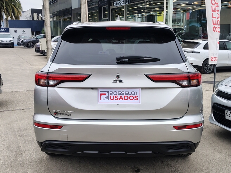Mitsubishi New outlander New Outlander 4x2 At Gl 2.5 Mn 2023 Usado en Rosselot Usados