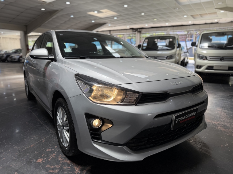 Kia Rio 5 Ex 1.4l 6mt Ac Abs 2023  Usado en Grass & Arueste