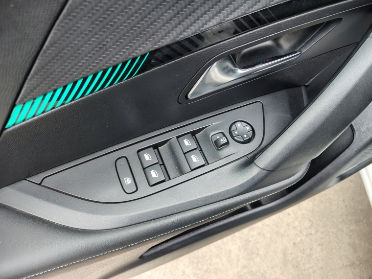 Peugeot 2008 Nuevo 2008 Allure Pack Bluehdi 130 Eat8 Blanco 2023 Usado en Rosselot Usados