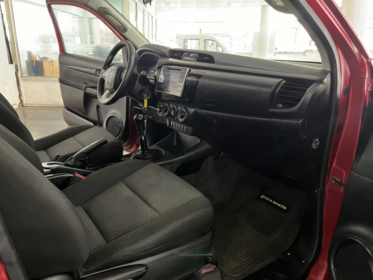 Toyota Hilux 4x4 Cab/simple 2.4l Mt 2019  Usado en Grass & Arueste Usados