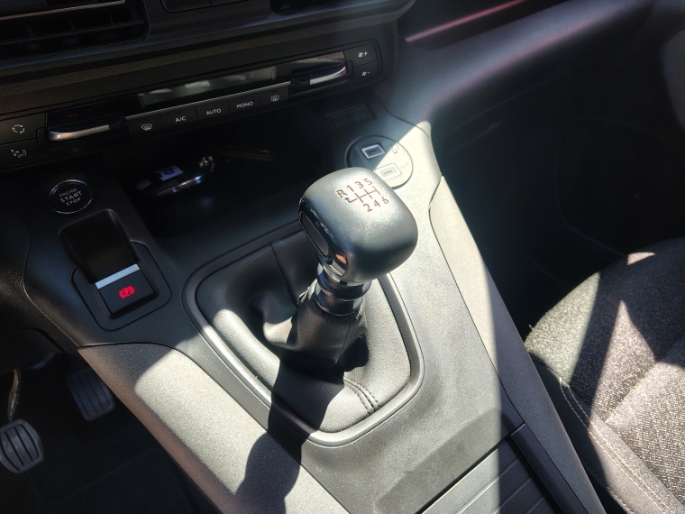 Peugeot Rifter Rifter Mca Allure Diesel 100hp Mt 2025 Usado en Rosselot Usados