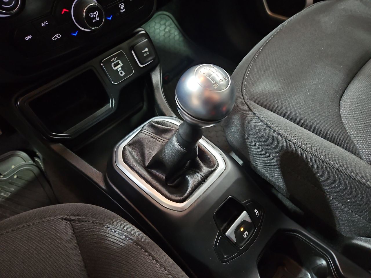Jeep Renegade Renegade Sport 1.8 2023 Usado en Usados de Primera - Sergio Escobar