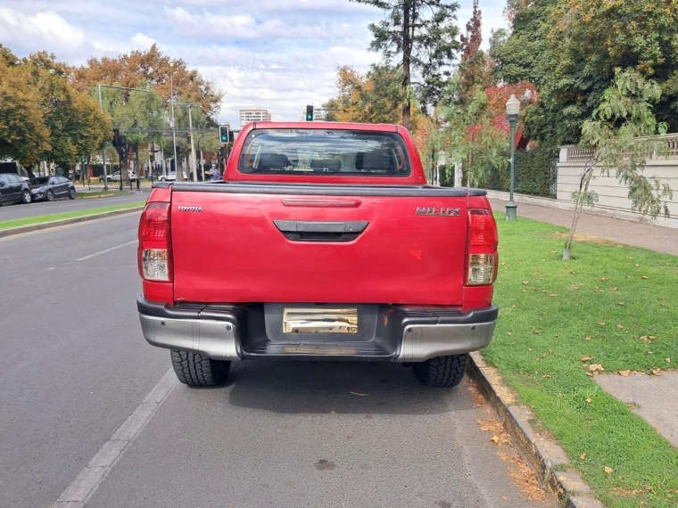 TOYOTA HILUX DX 4X4 2.4 - imagen 7