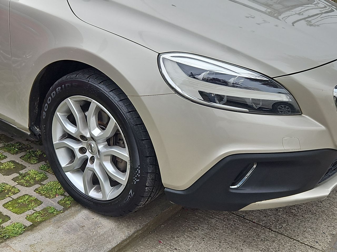 Volvo V40 V40 2018 Usado en Usados de Primera - Sergio Escobar