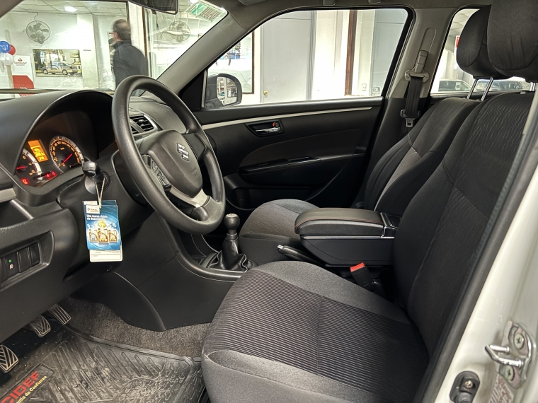 Suzuki Swift Gl 1.2l 5mt Ac 2018  Usado en Grass & Arueste