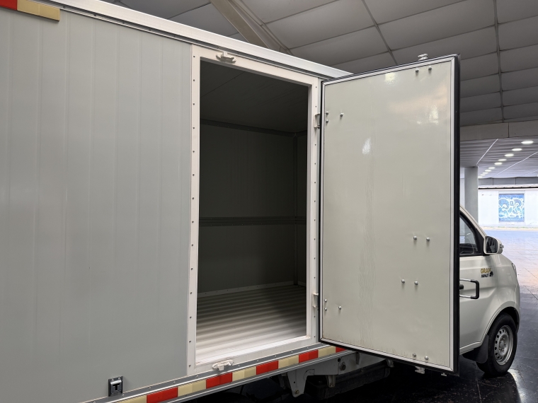 Kyc T3 Cargo Box 1.5l 5mt Ac 2024  Usado en Grass & Arueste