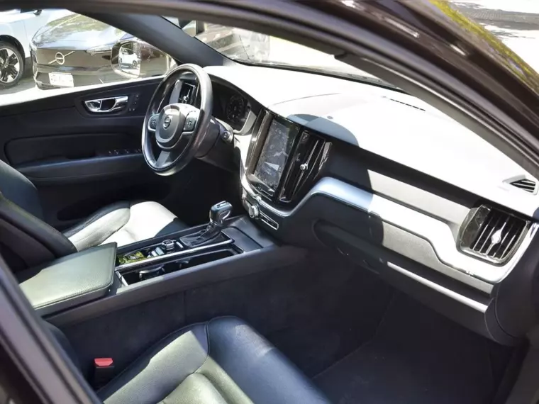 Volvo Xc60 2.0 D5 Diesel Momentum Plus Awd 2019 Usado  Usado en Webautos.cl