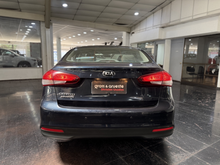 Kia Cerato Ex 1.6l 6mt Ac Abs 2018  Usado en Grass & Arueste