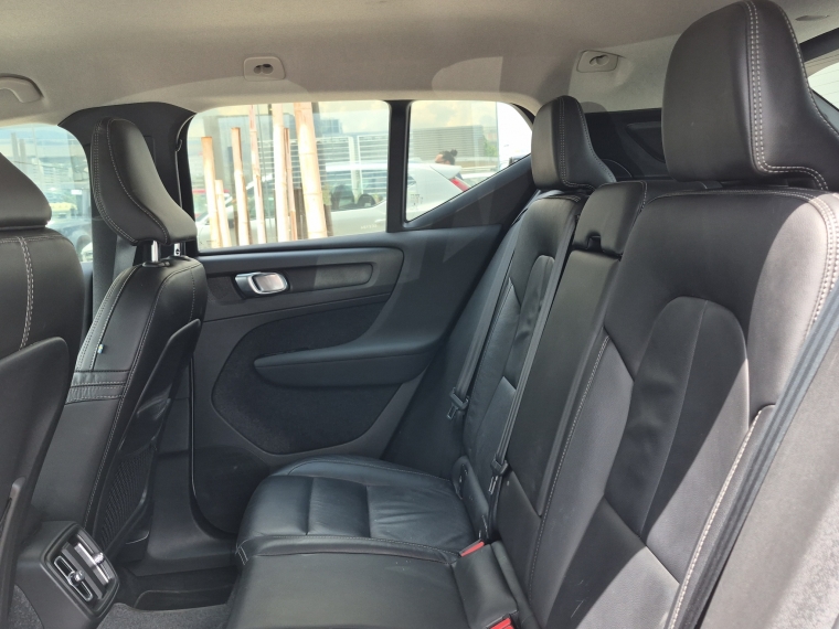 Volvo Xc40 T4 Fwd 2.0 Momentum 2022 Usado Usado en BMW Premium Selection Volvo Xc40 T4 Fwd 2.0 Momentum 2022 Usado Usado en BMW Premium Selection
