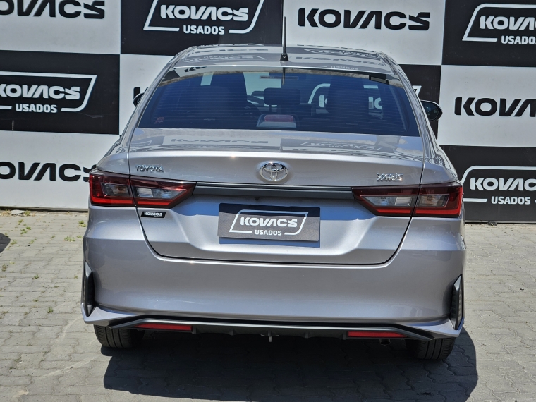 Toyota Yaris 1.5 E Sedan Mt 2023 Usado  Usado en Kovacs Usados