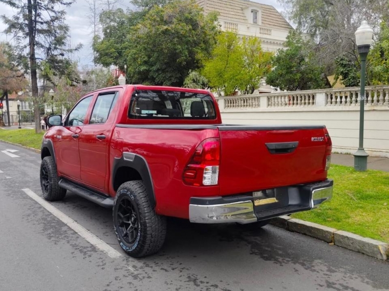 Toyota Hilux — foto 5 de 18