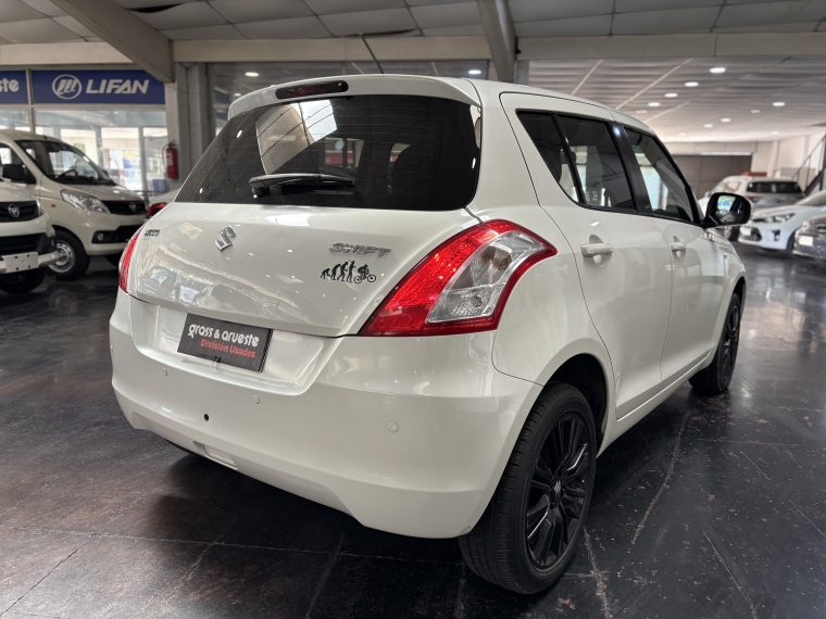 Suzuki Swift Gl 1.2l 5mt Ac 2018  Usado en Grass & Arueste