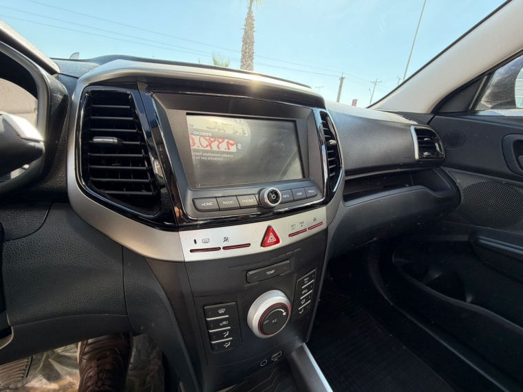 Mahindra Xuv 300 1.2 Comfort Mt 2025 Usado  Usado en Webautos.cl