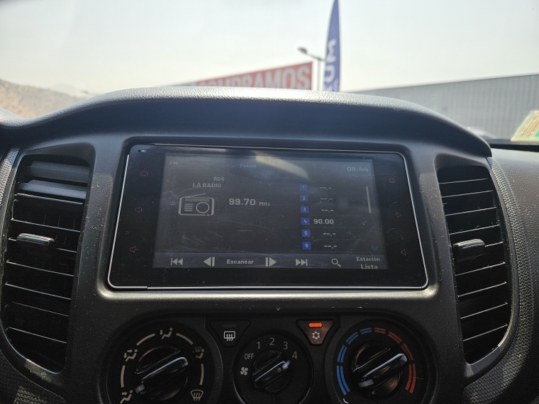 Mitsubishi L200 L200 D/c 2.4 Work Cr 4x2 Wf Doble Airbag Mn 2022 Usado en Rosselot Usados