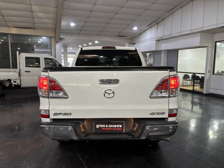 Mazda Bt-50 Sdx 4x4 3.2l Aut 2016  Usado en Grass & Arueste