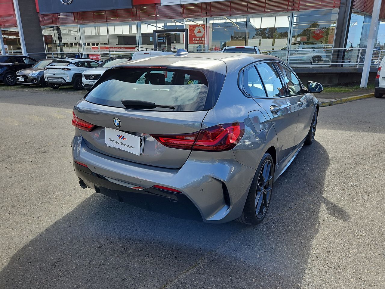 Bmw 118i 118i Hatchback 1.5 Aut 2023 Usado  Usado en Webautos.cl